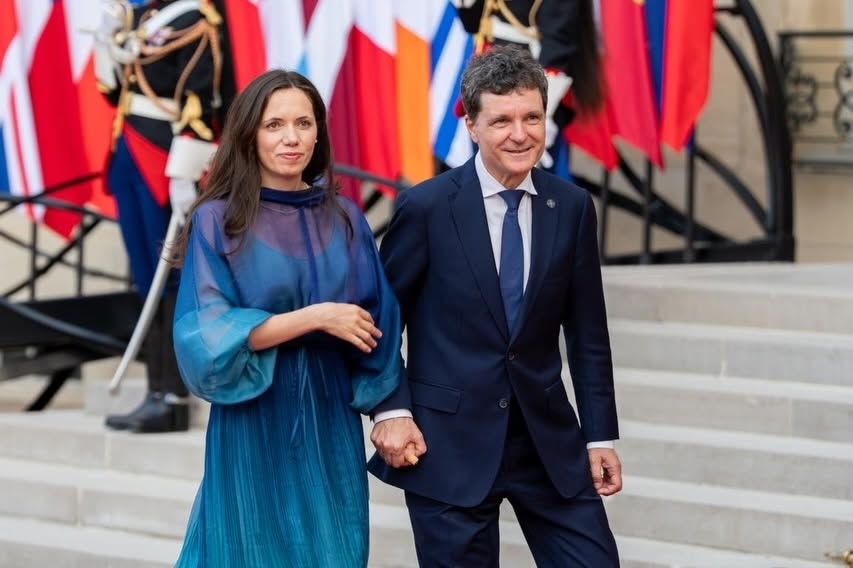AUR depune proiect de lege pentru limitarea cheltuielilor cu delegațiile externe ale președintelui