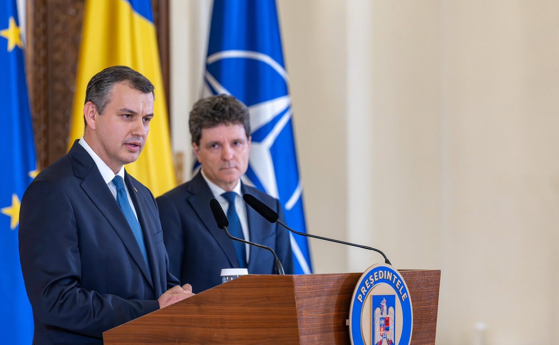 Absențele lui Eugen Tomac și Radu Burnete din delegația președintelui Nicușor Dan la consultările cu partidele