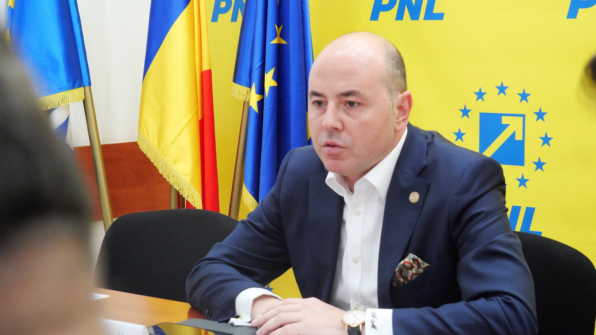 Tensiuni în PNL: Filiala din Iași refuză învestirea Guvernului Luca Niculescu