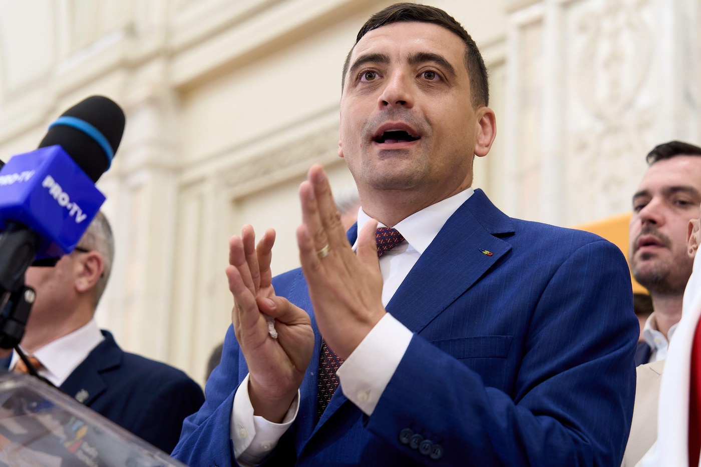 George Simion reacționează la incidentul cu capul de porc din cazul Marius Lulea: „Cer anchete și probe”