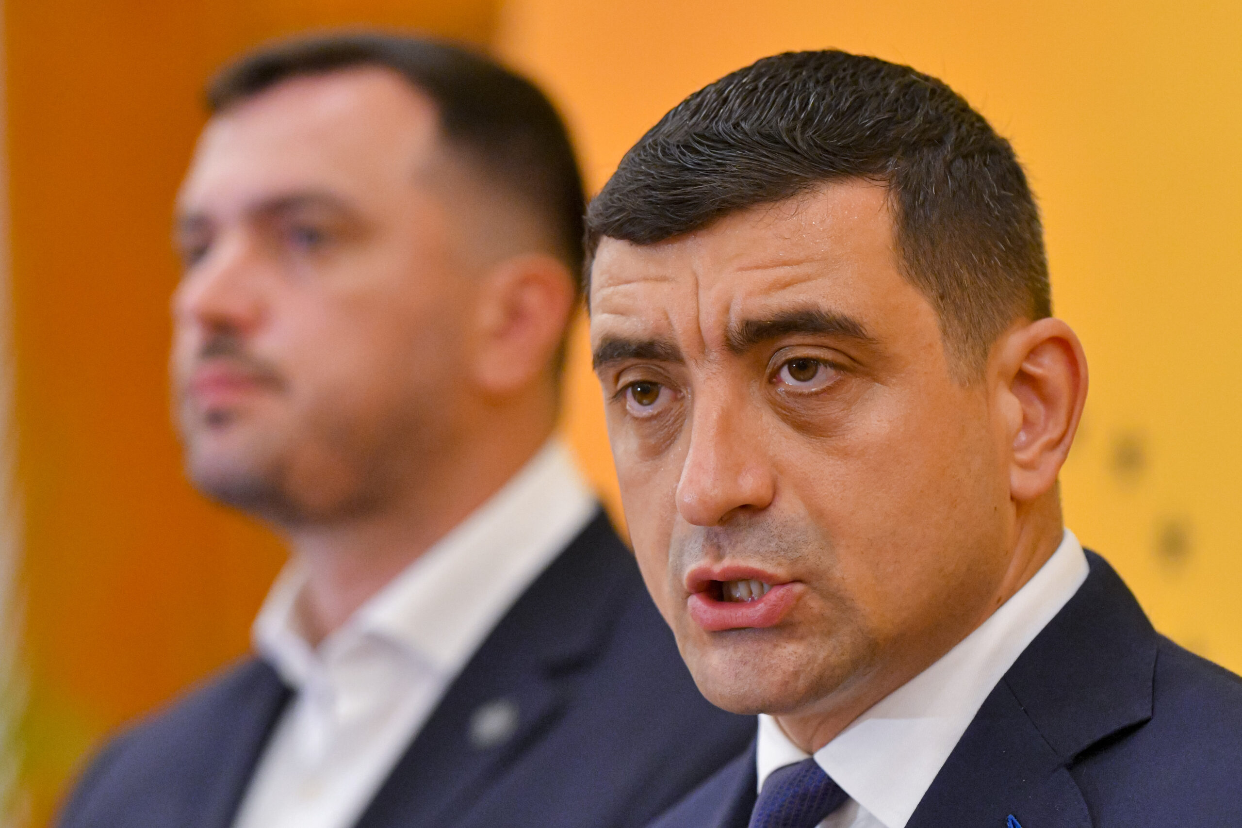 George Simion cere liberalilor să nu voteze Guvernul Niculescu: „Ce faceți voi aici, se cheamă trădare”