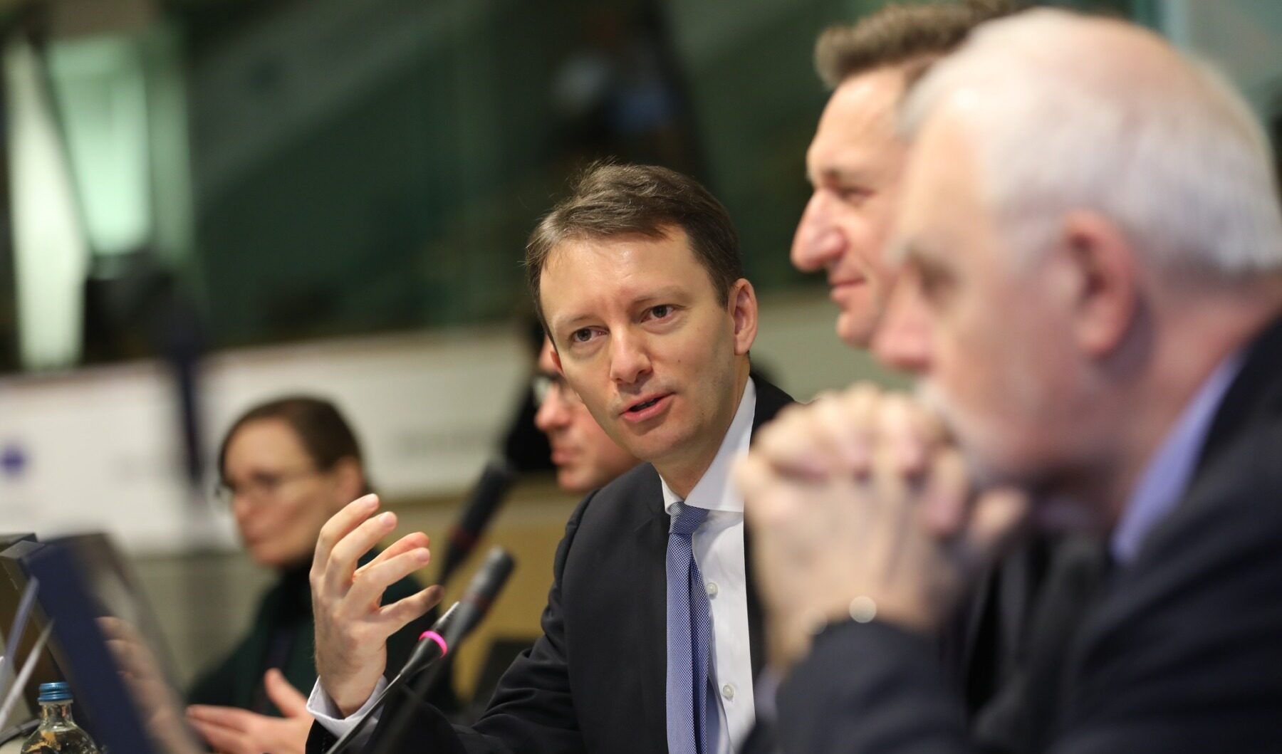 Tensiuni în PNL după desemnarea lui Siegfried Mureșan: Liderii de partid vorbesc despre un gest ostil al președintelui