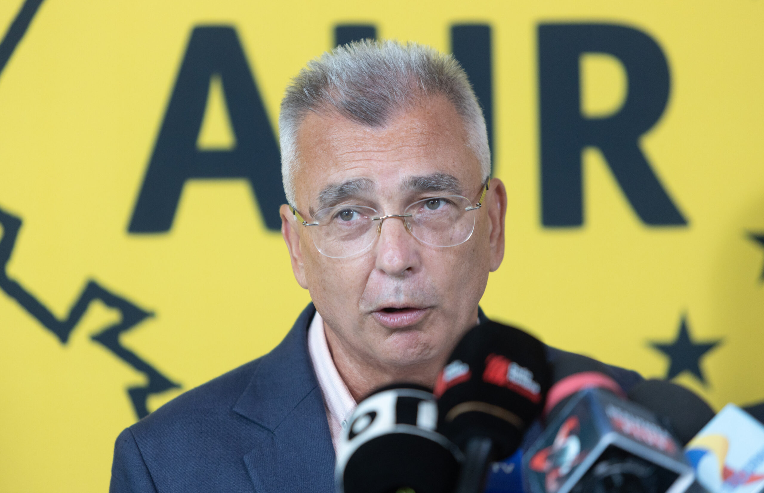 Accuzații grave de la AUR: Deficitul bugetar este cu 35 de miliarde de lei mai mare decât comunicat de Guvernul Bolojan