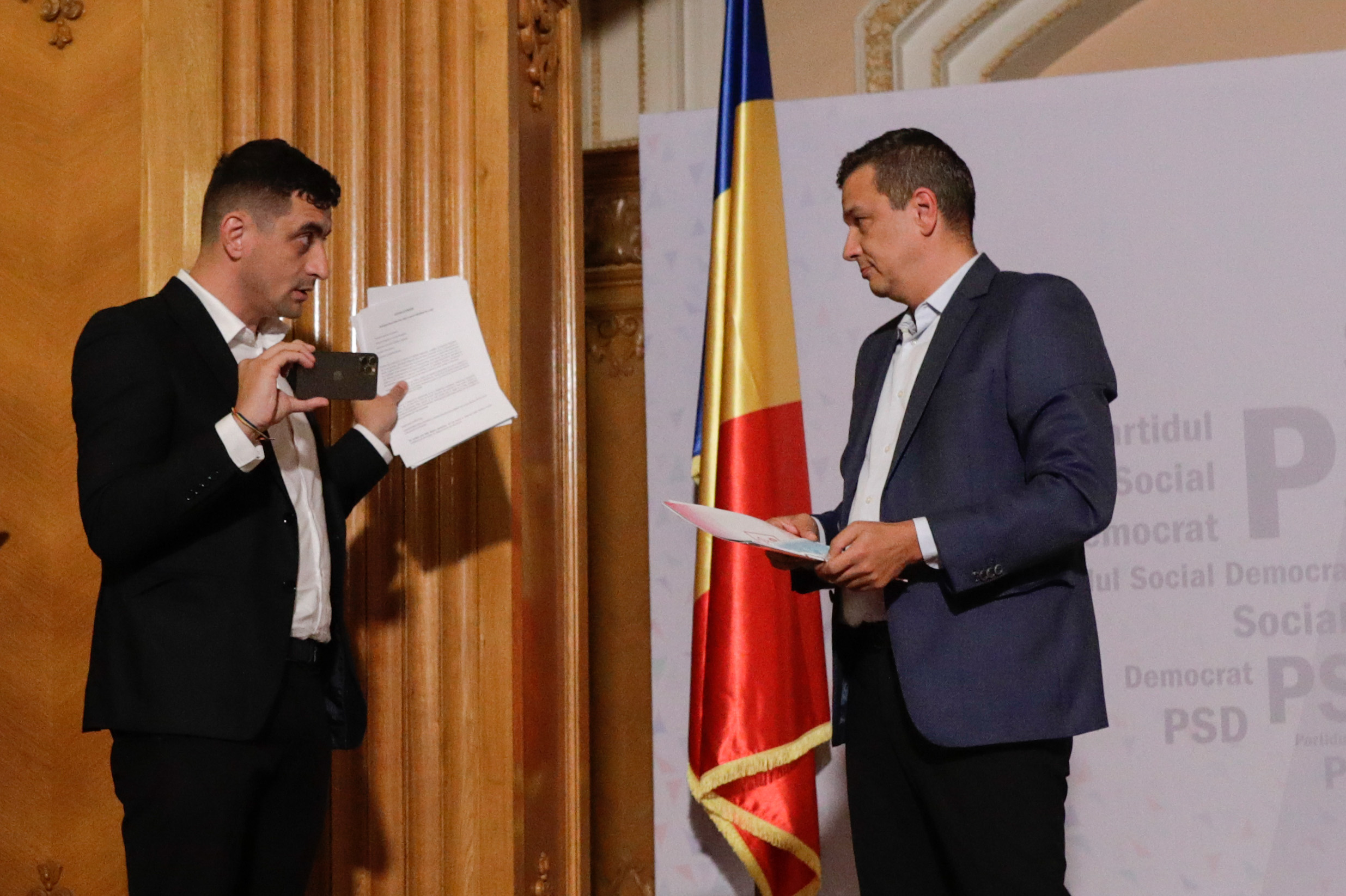 USR acuză o alianță între PSD și AUR pentru blocarea explicărilor ministrului Nazare în Parlament