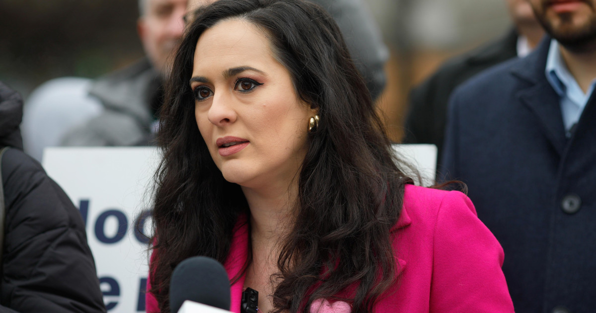 Accuzații de la USR: PSD și AUR au colaborat pentru a amâna audierea ministrului Nazare în Parlament