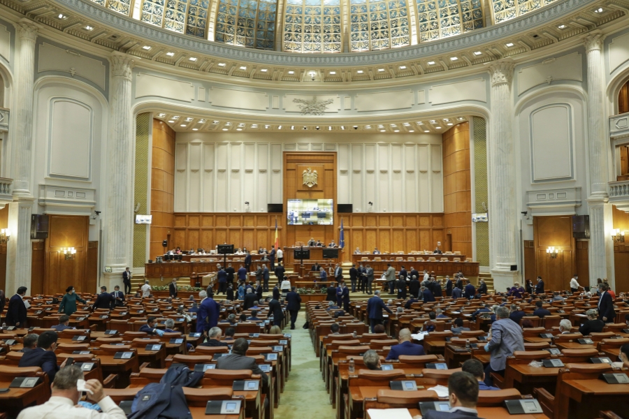 Votul de investitură pentru Guvernul Mureșan: Un moment critic pentru stabilitatea economică a României