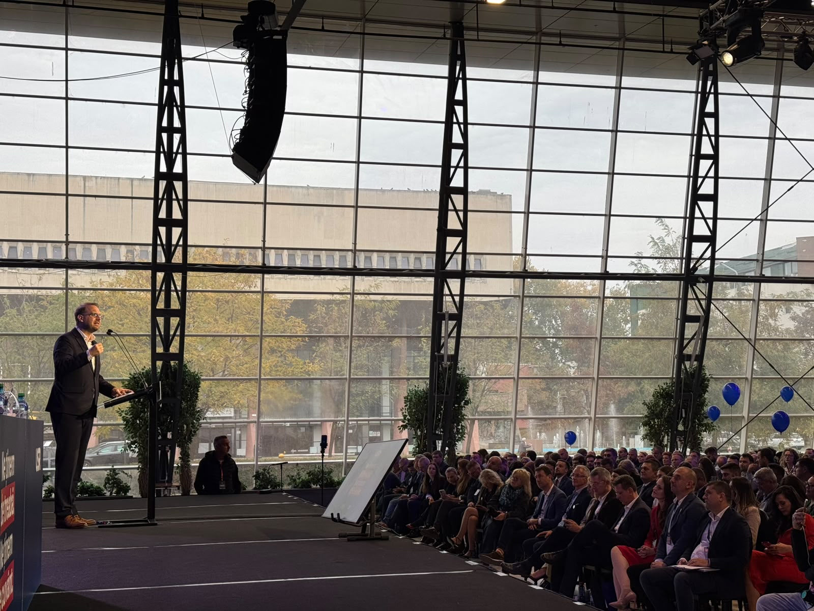 Dominic Fritz atacă Nicușor Dan și PSD la Congresul USR: „Nu ne vom crede niciodată șeful sistemului”
