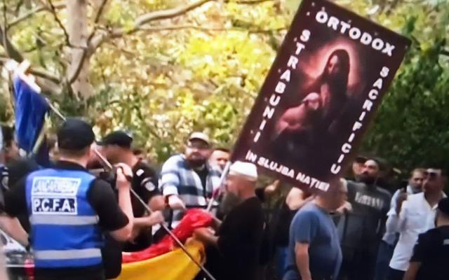 Susținători ai lui Călin Georgescu la sediul DIICOT. Autoritățile au luat măsuri de securitate