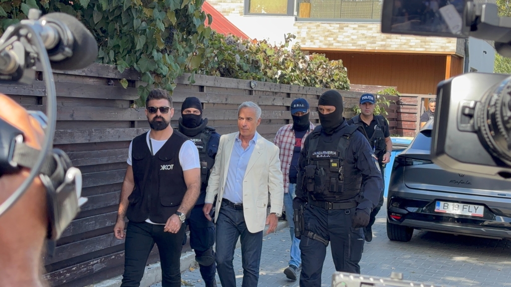 Călin Georgescu deținea un pașaport de serviciu emis de o organizație privată din Austria