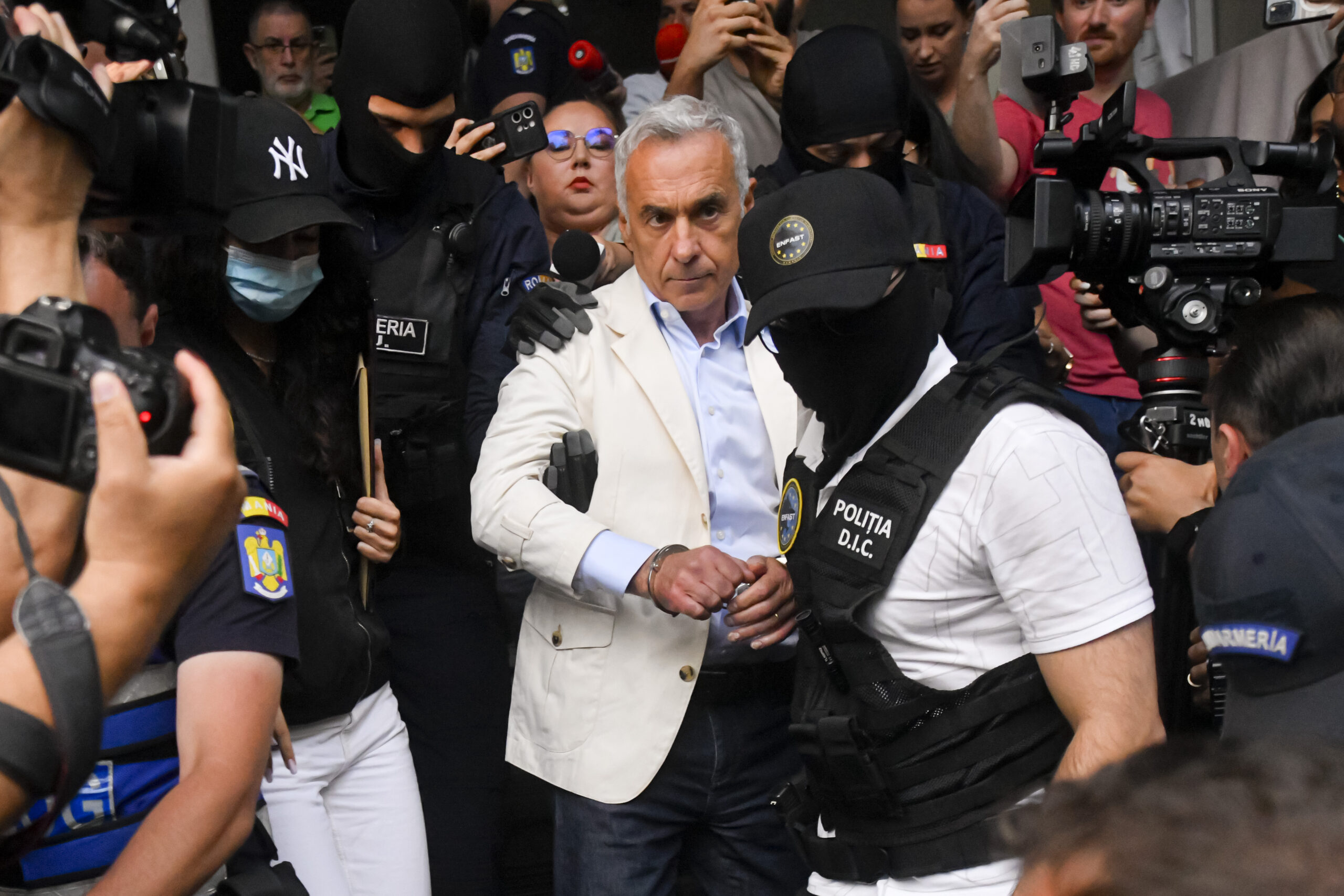 Stenograme din dosarul lui Călin Georgescu: Planuri de azil în Italia și intenția de a-l deconspira pe George Simion