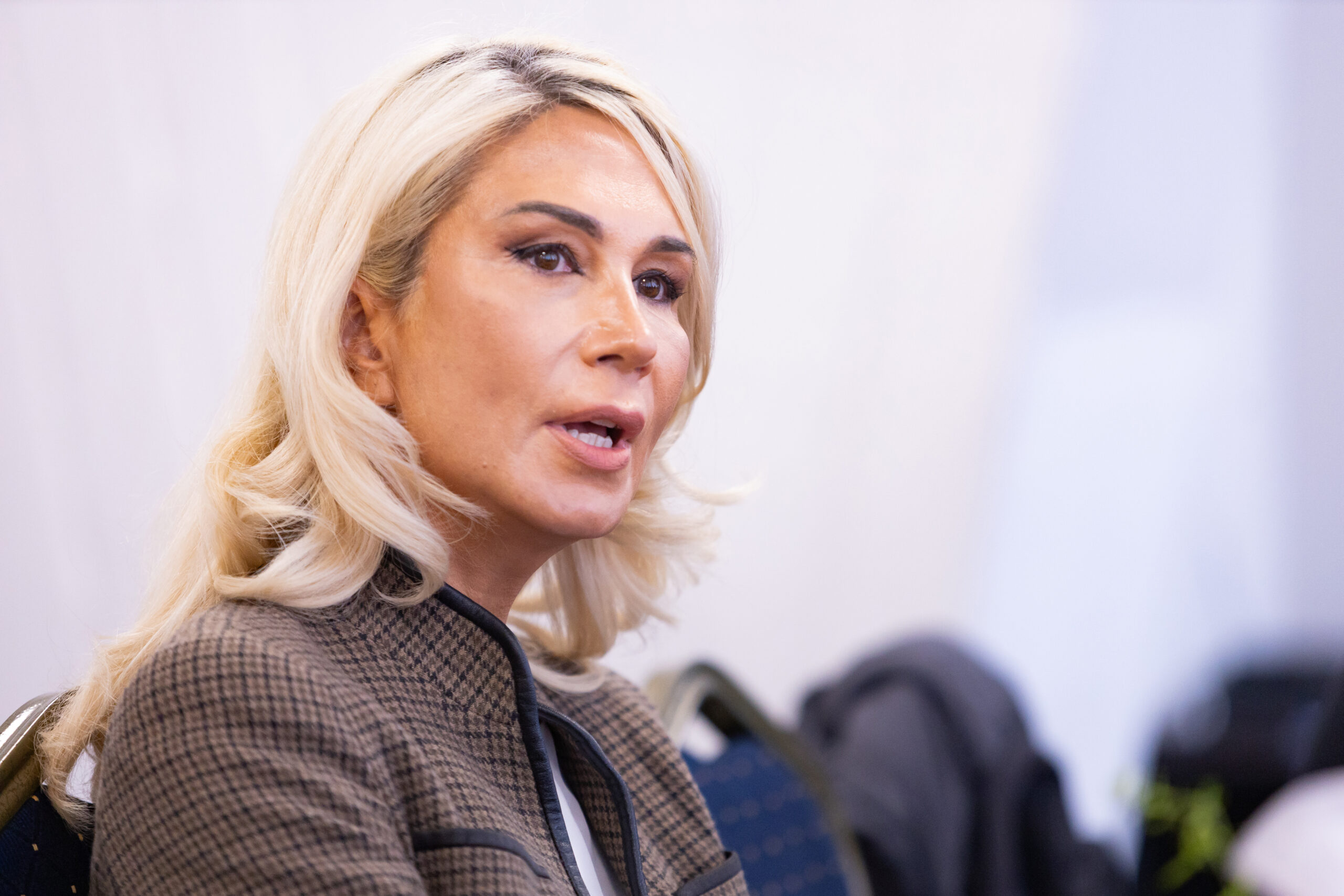 Raluca Turcan cere parlamentarilor să aleagă modelul de Românie înaintea votului pentru Guvernul Mureșan