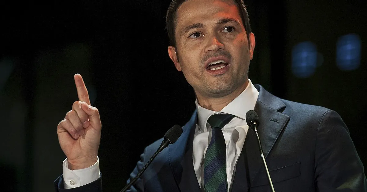 Robert Sighiartău îl atacă dur pe Sorin Grindeanu: Acuză PSD de un declin politic început în era lui Dragnea