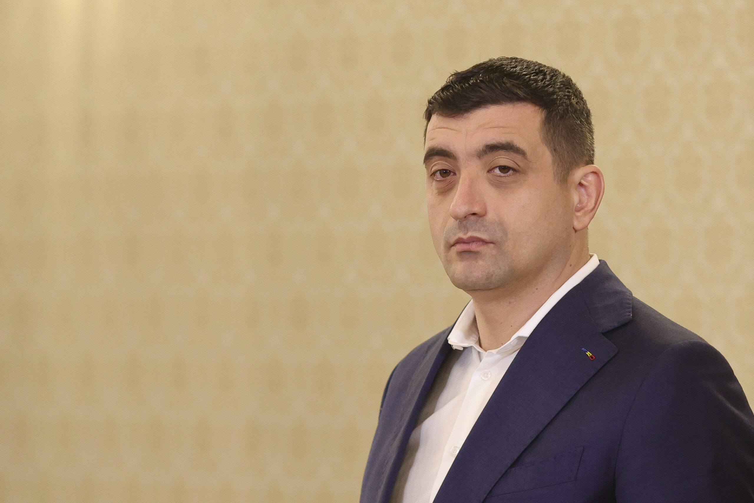 George Simion anunță negocieri pentru un guvern stabil și amenință cu suspendarea președintelui Nicușor Dan