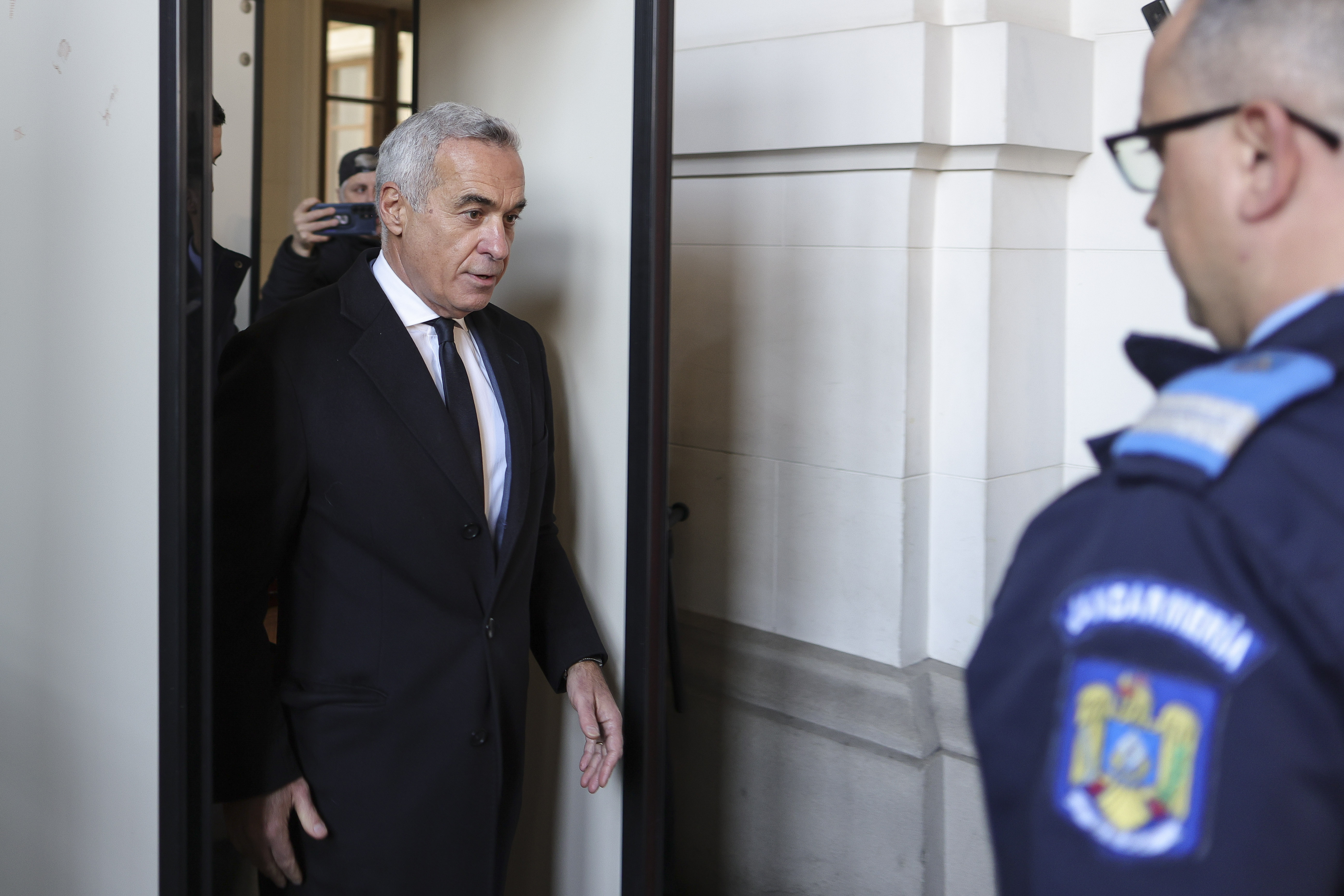 Călin Georgescu, acuzat de complicitate la tentativă de lovitură de stat, atacă noul guvern