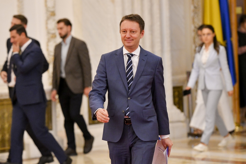 Vot de învestitură pentru Guvernul Mureșan: Parlamentul decide astăzi viitorul cabinetului
