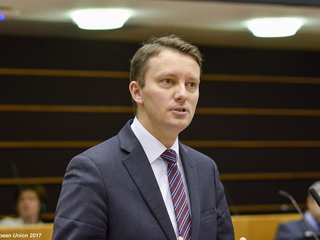 Guvernul Mureșan a fost respins de Parlament: PSD se pregătește de guvernare, USR cere alegeri anticipate