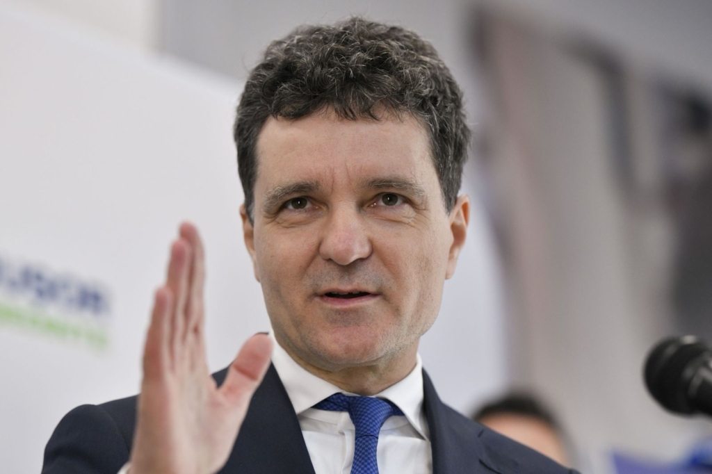 Nicușor Dan organizează discuții informale cu liderii PSD, PNL, USR și UDMR înainte de consultări