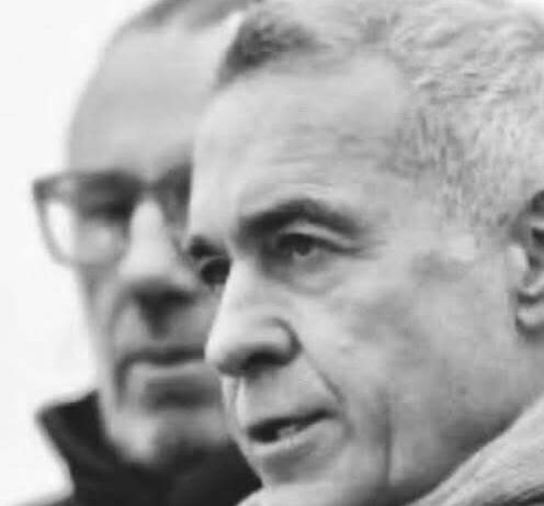 Nicolae Voiculeț a cântat pentru Călin Georgescu în fața Arestului Central după eveniment de la Biblioteca Metropolitană