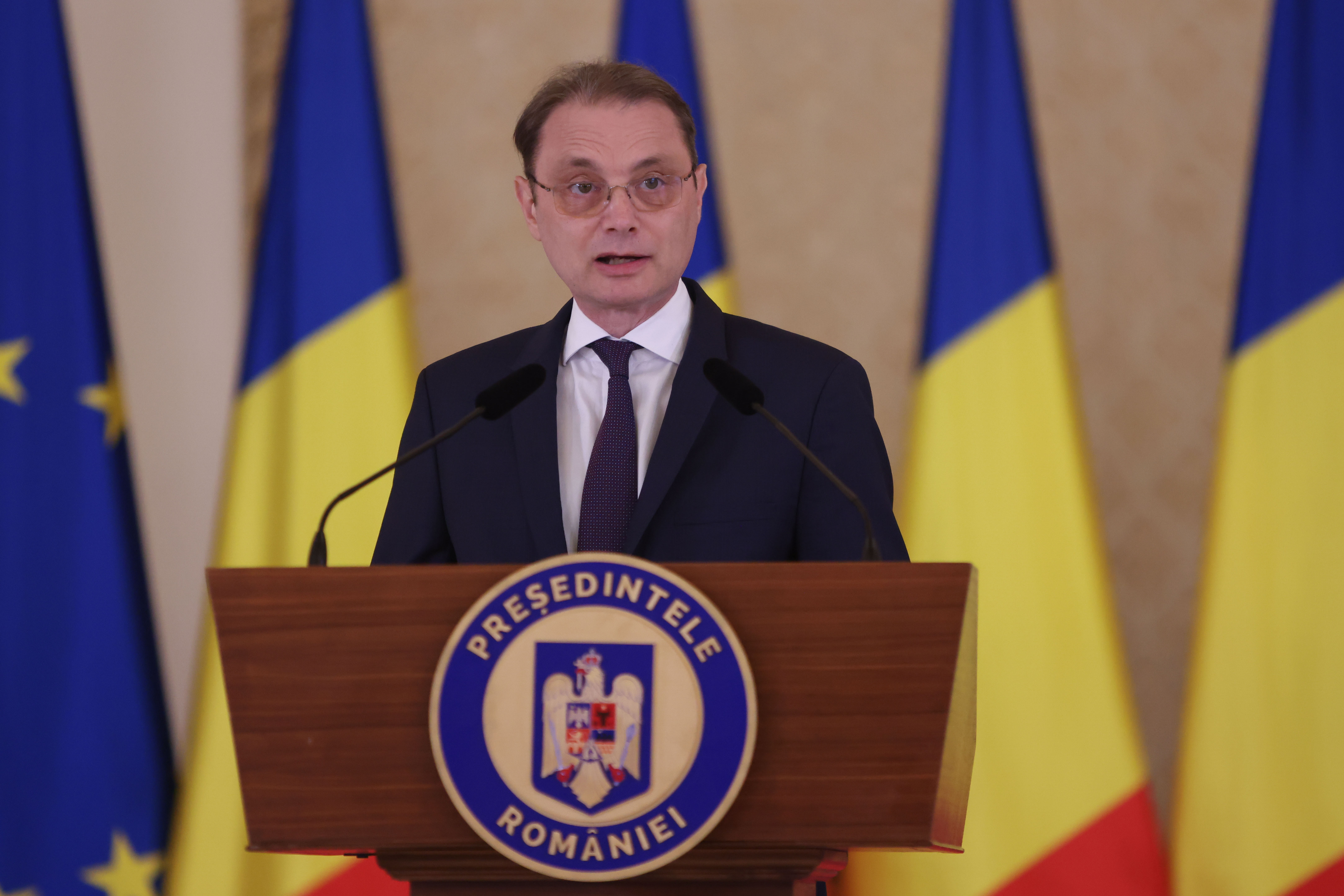 Alina Mungiu-Pippidi: Luca Niculescu trebuie să învețe lecția lui Dacian Cioloș pentru a evita un guvern fără susținere