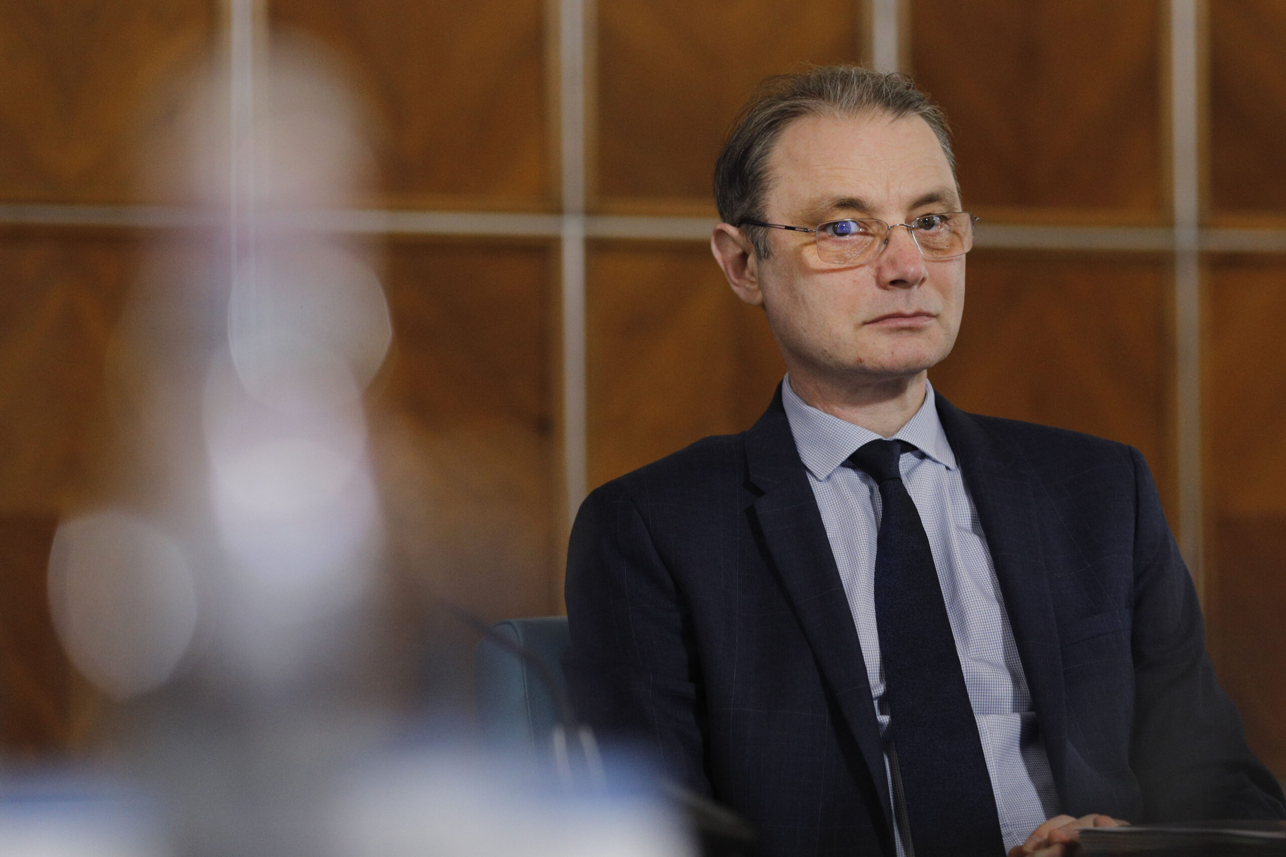 Reacții politice după desemnarea lui Luca Niculescu ca premier: PNL și PSD analizează, AUR și SOS spun nu