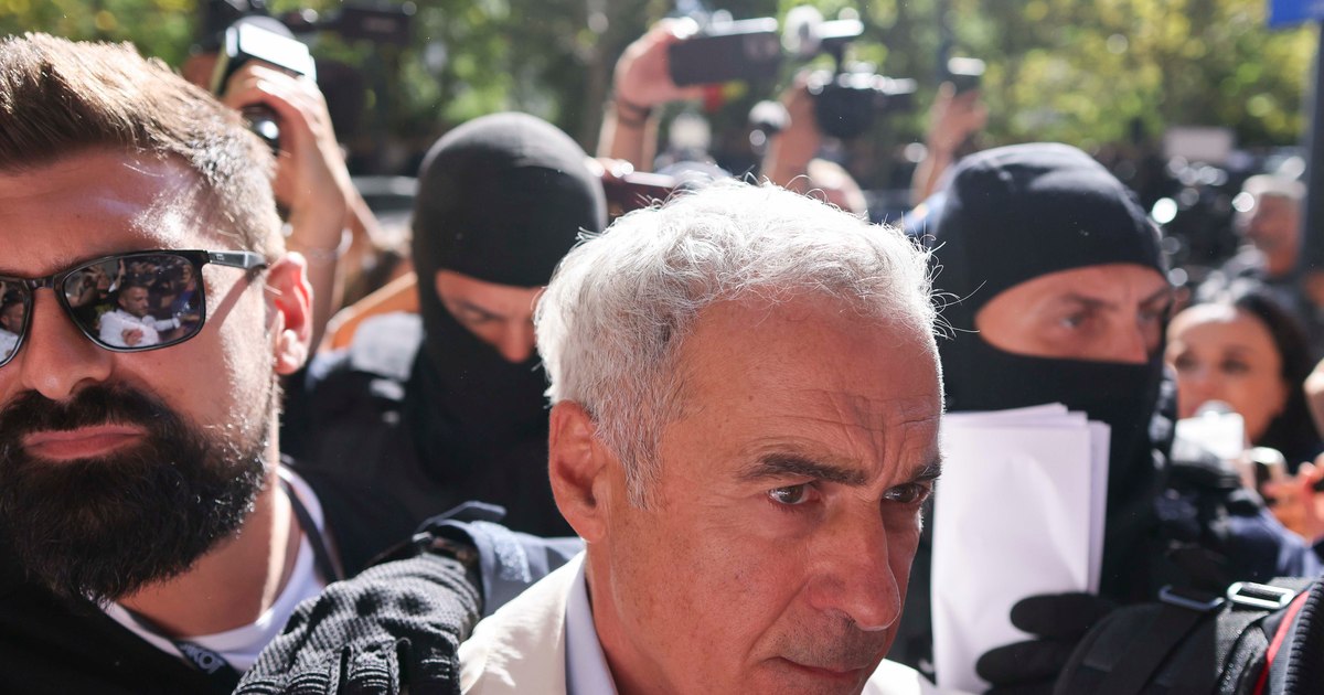 Călin Georgescu a fost adus la DIICOT pentru percheziția informatică în dosarul de înșelăciune