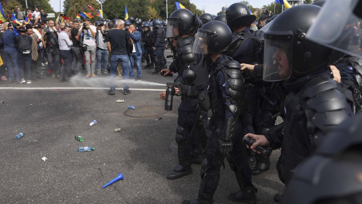 UZPR condamnă violența asupra jurnaliștilor de la protestul fermierilor din Piața Victoriei