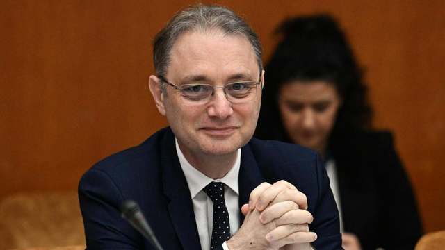 Luca Niculescu continuă consultările cu partidele; vrea să depună programul și lista cabinetului joi