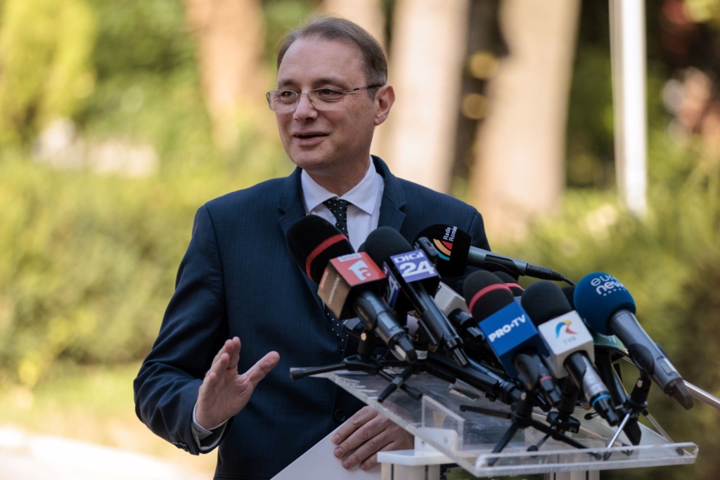 Premierul desemnat Luca Niculescu anunță depunerea programului de guvernare joi