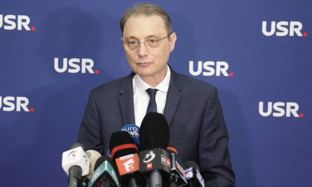 Luca Niculescu: Există progrese în negocieri. Prefer un Guvern politic sau o formulă mixtă
