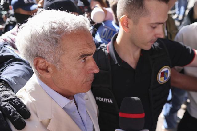 Călin Georgescu află marți dacă va rămâne în arest preventiv în dosarul de înșelăciune